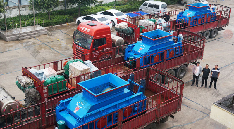 3mm以下對(duì)輥破碎機(jī)多少錢(qián)？對(duì)輥破碎機(jī)實(shí)體廠家可看客戶現(xiàn)場(chǎng)